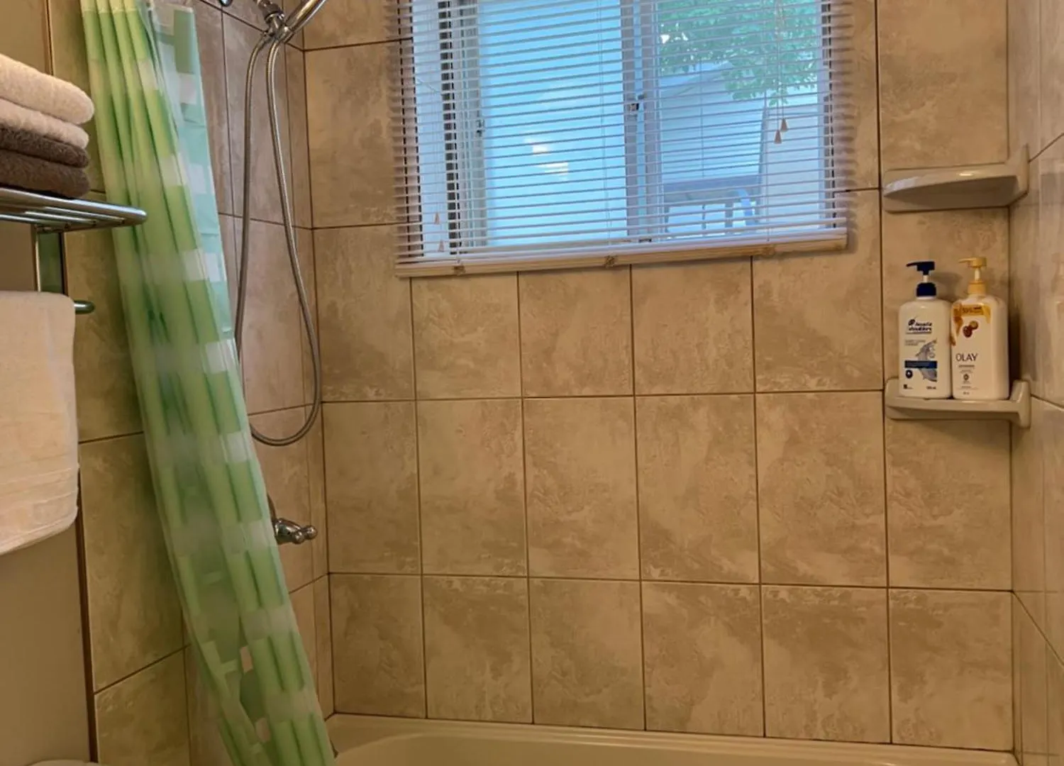 Modern Single House-Great Deal For Longer Stay Calgary Villa