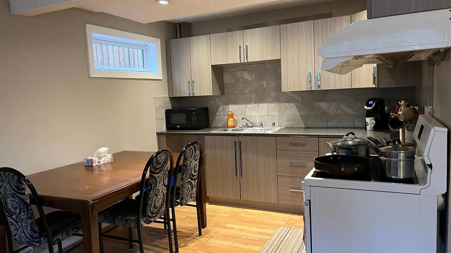 Modern Single House-Great Deal For Longer Stay Calgary 0*,  Canada