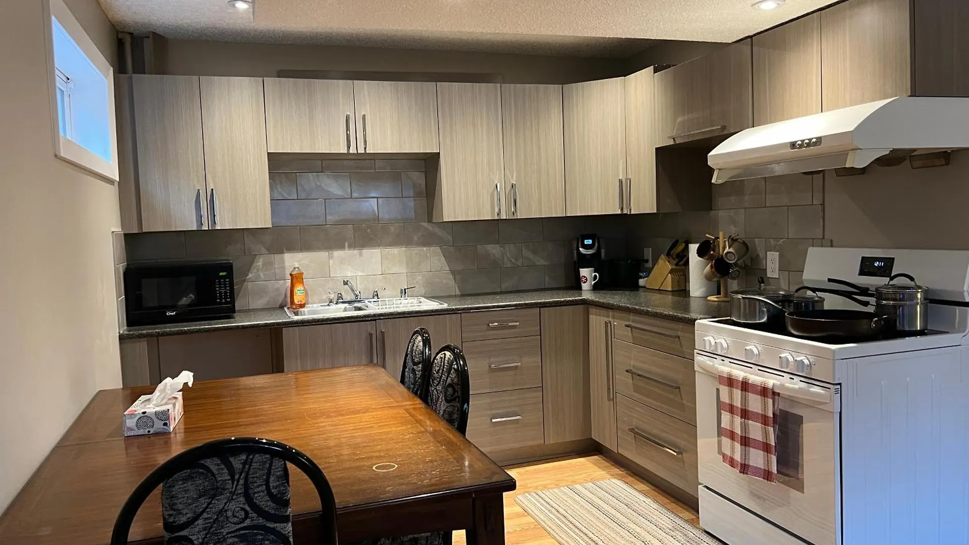 Modern Single House-Great Deal For Longer Stay 卡加利